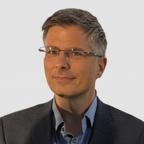 Google szakértő Marketing stratégiai szakértő Ügyvezető a Marketing Kalkulátornál